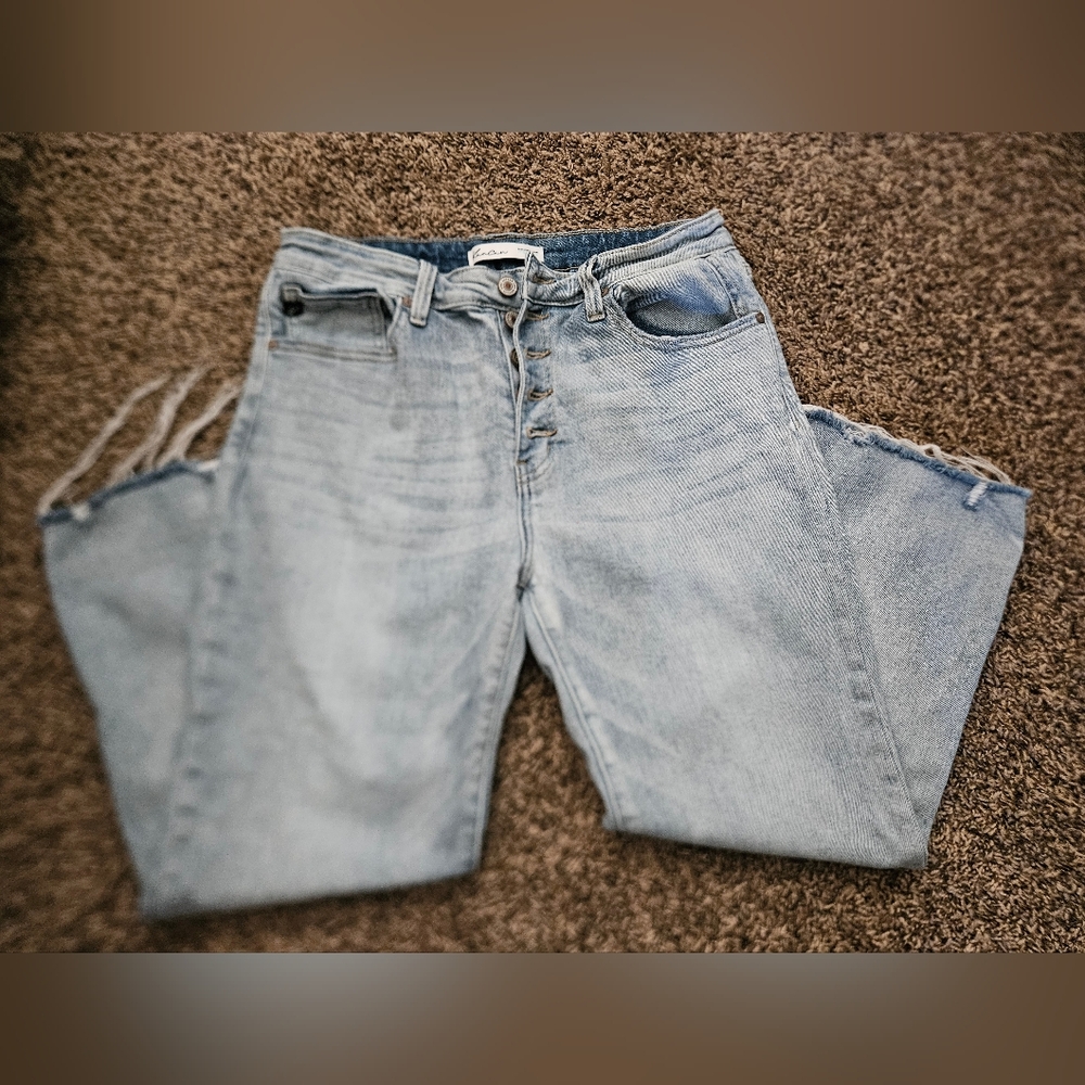 Maurices KanCan Lightwash Baggy Cropped Jeans Size 29